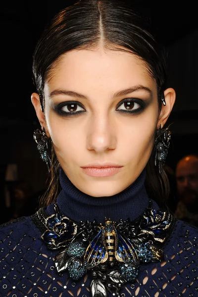 Look 10